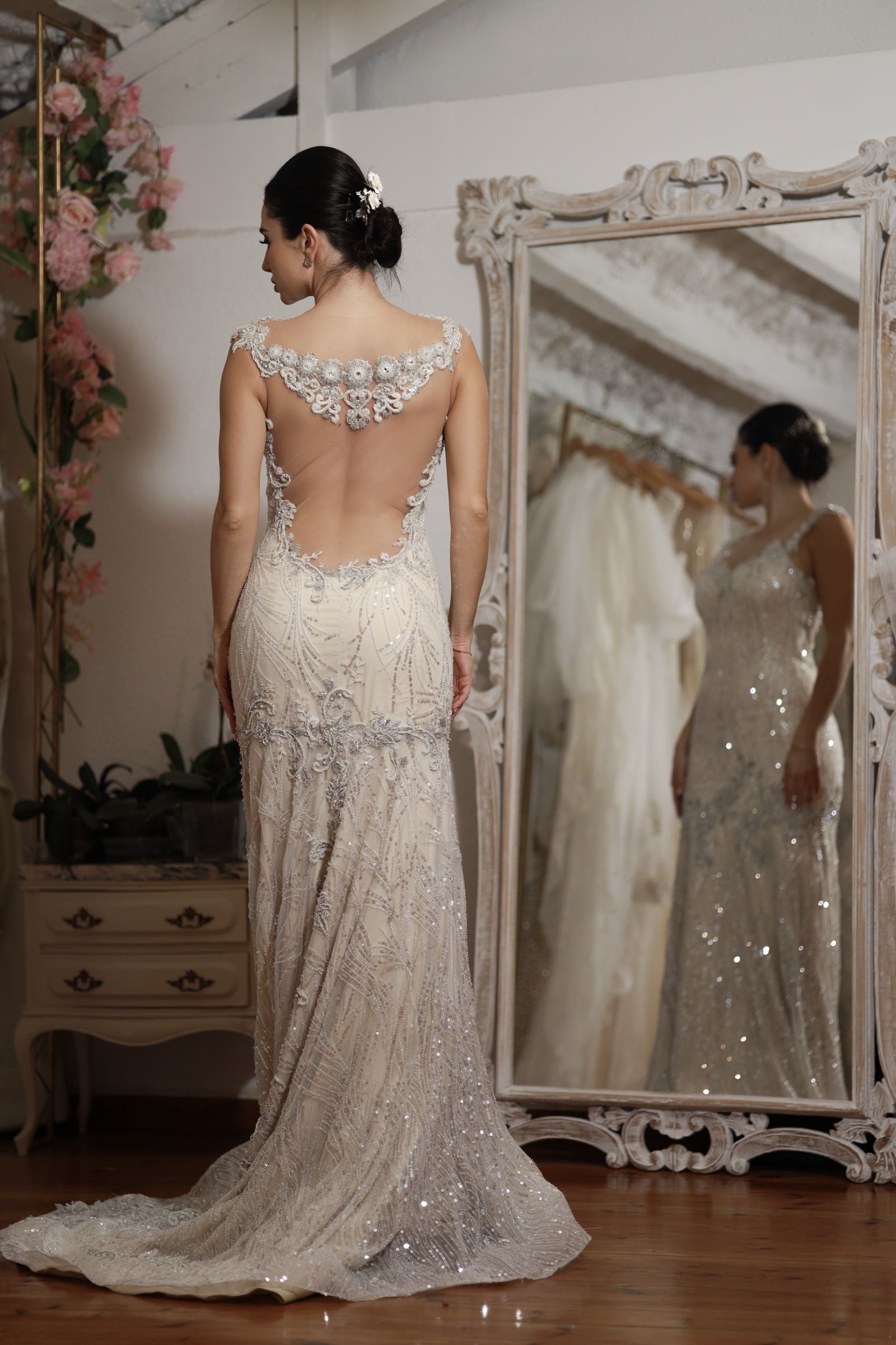 Vestido de novia sirena de brillo con escote en V — Oksana Dorenska