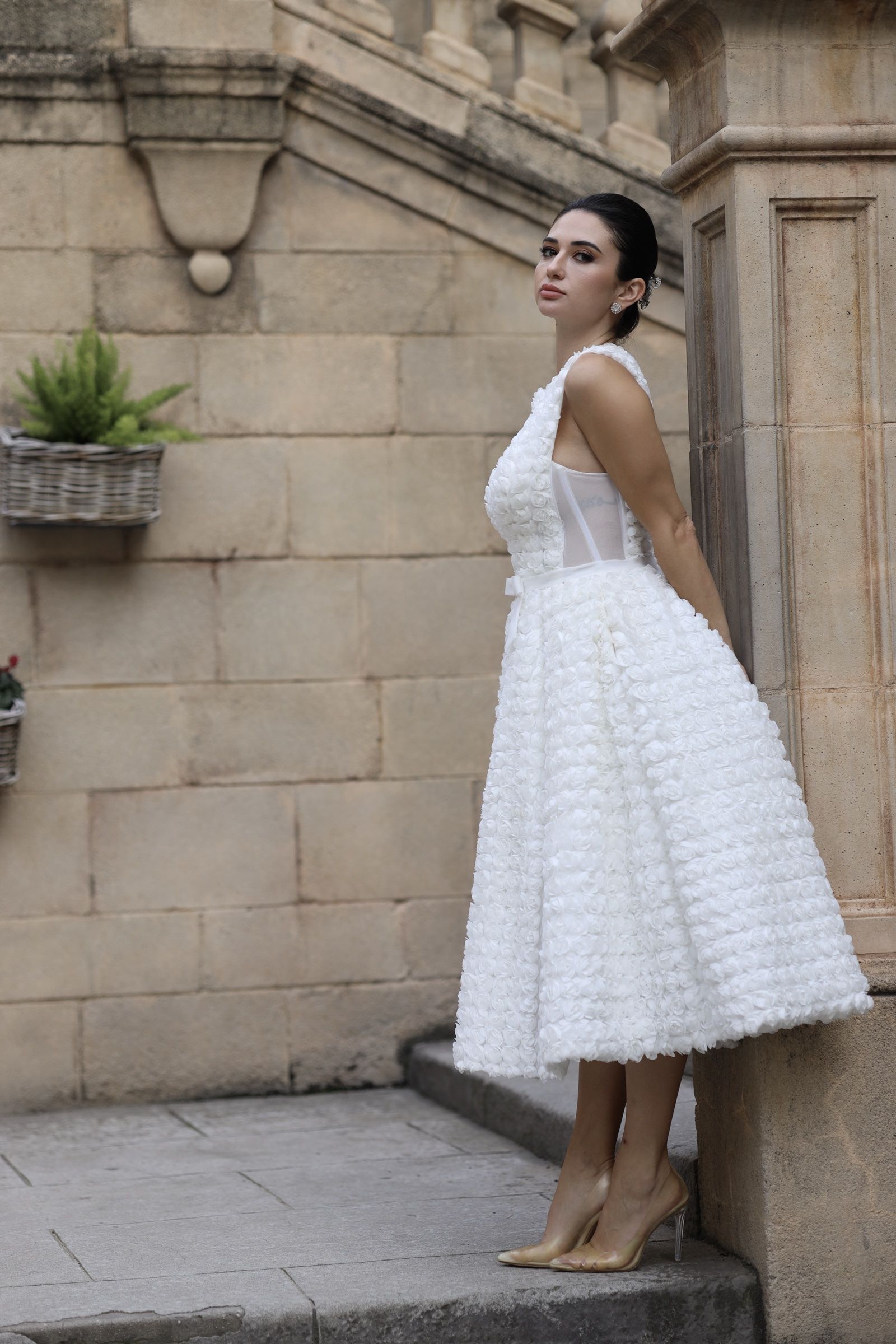 Vestido de novia midi de línea A, elegante y sencillo — Oksana Dorenska